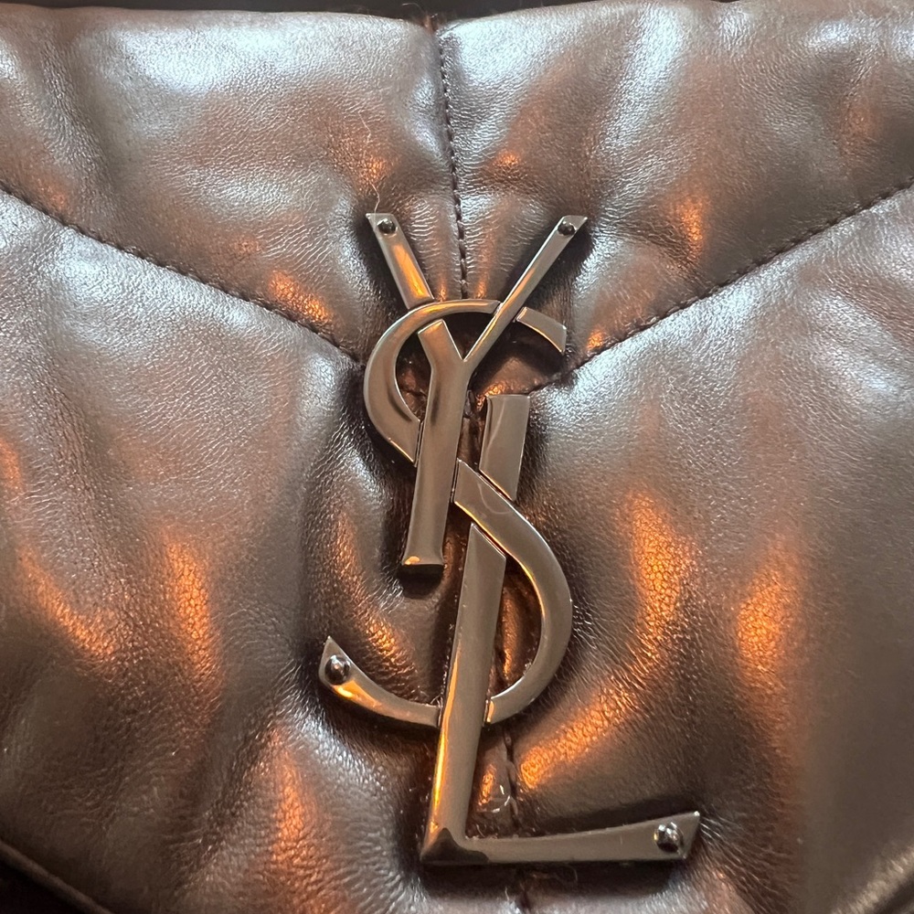 SAINT LAURENT
Lambskin Quilted Monogram
Medium Loulou Puffer
Chain Satchel Black - Picture 2 of 14